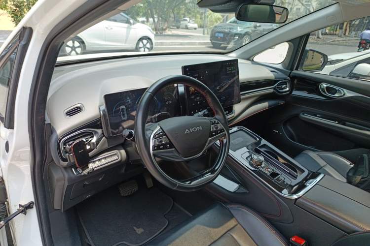 Used AION V 2021 Plus 70 Smart Technology Edition Lithium Iron Phosphate Center Console