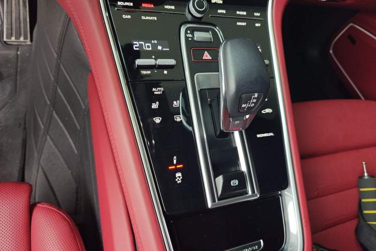 Used Porsche Panamera 2023 Panamera 4 E-Hybrid Platinum Edition 2.9T Gear Lever