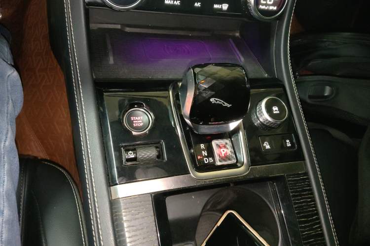 Used Jaguar XFL 2019 XFL 2.0T 250 PS Four-Wheel Drive Luxury Edition
