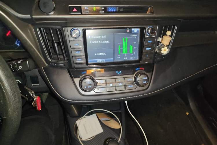 Used Toyota RAV4 2015 2.0L CVT Two-Wheel Drive Fashion Edition