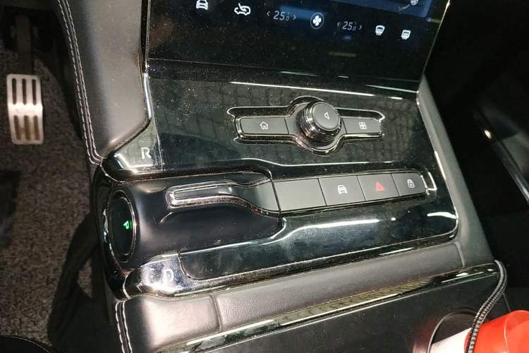 Used Nio ES8 2020 580 km Range Signature Edition Six-Seater Version
