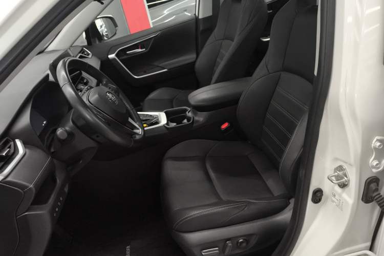 Used Toyota Wildlander 2023 2.0L CVT Four-Wheel Drive Luxury PLUS Edition Left Front Seat