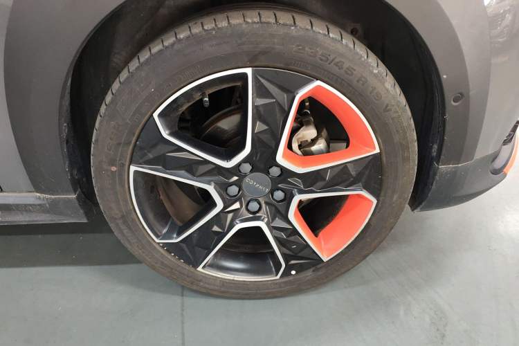 Used Lynk & Co 02 2021 2.0TD Automatic Two-Wheel Drive Zhaoshang Champion Edition Right Rear Wheel Hub