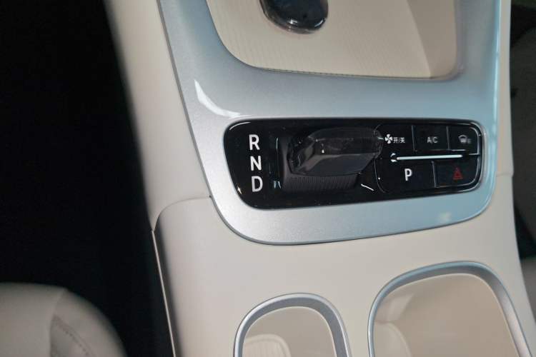 Used Geely Galaxy Geome 2026 Model 310km Dream Edition Gear Lever