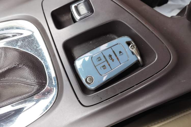 Used Buick Regal 2015 2.0L Elite Fashion Edition Vehicle Key