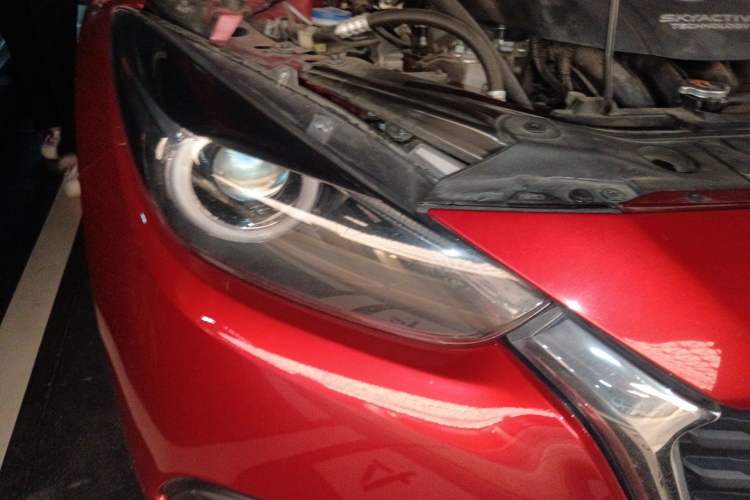 Used Mazda 3 Axela 2019 Cloud-Controlled Version Hatchback 1.5L Automatic Luxury Model Emission Standard China V Right Front Headlight