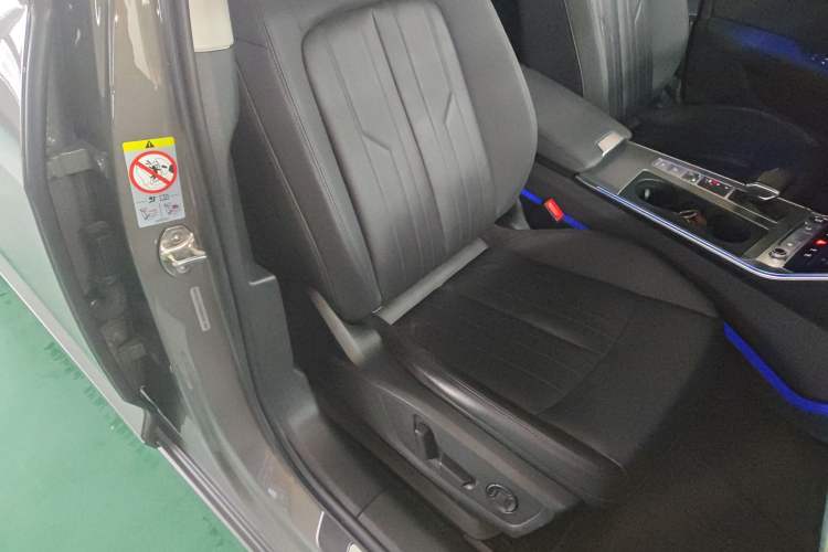 Used Audi A6 2022 allroad quattro Explorer 55 TFSI Prestige Off-Road Model Right Front Seat