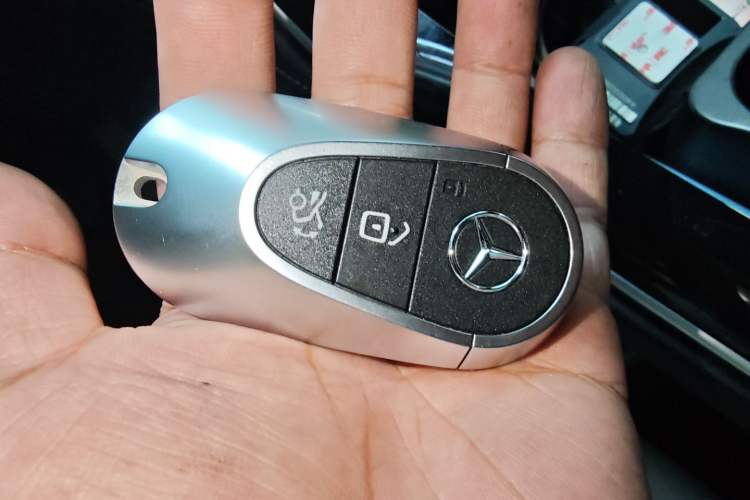 Used Mercedes-Benz EQE SUV 2023 350 4MATIC Pioneer Edition Vehicle Key
