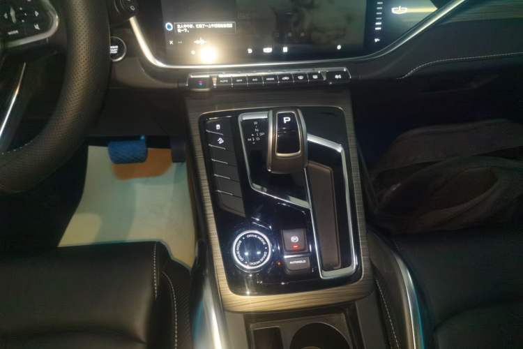 Used Geely Auto Emgrand X7 Sport 2020 1.8TD DCT Smart Connect PRO Gear Lever