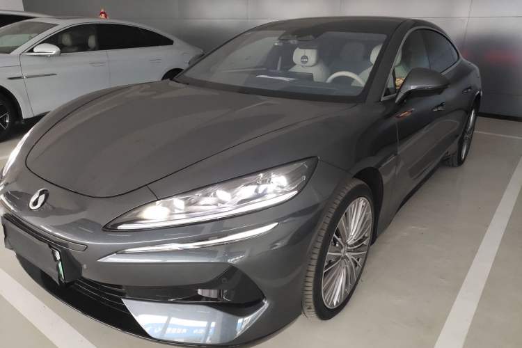 Used Denza Z9 2024 1100 km All-Wheel-Drive Ultra Version