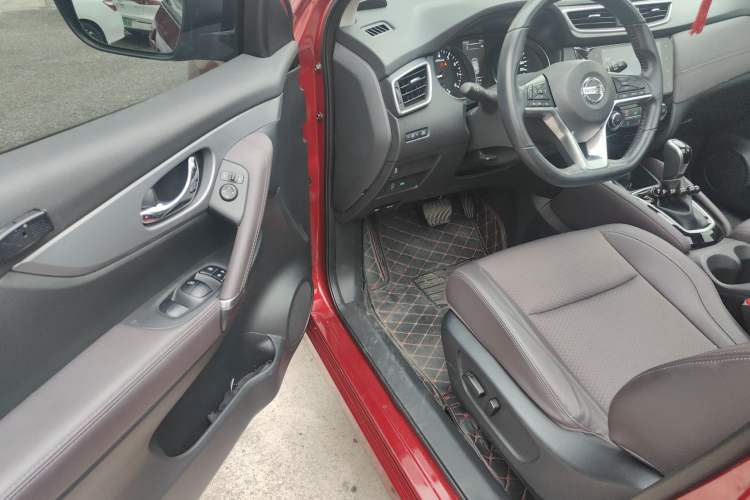 Used Nissan Qashqai 2019 2.0L CVT Luxury Edition Driver Seat