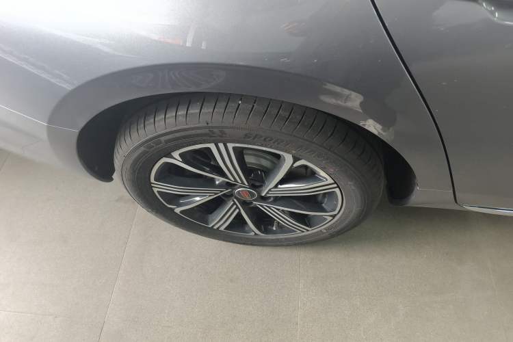 Used Hongqi H5 PHEV 2025 170 Super Hybrid Version Right Rear Wheel Hub