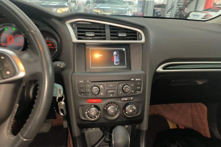 Used Citroen C4L 2015 1.8L Automatic Luxury Edition Audio And AC Panel