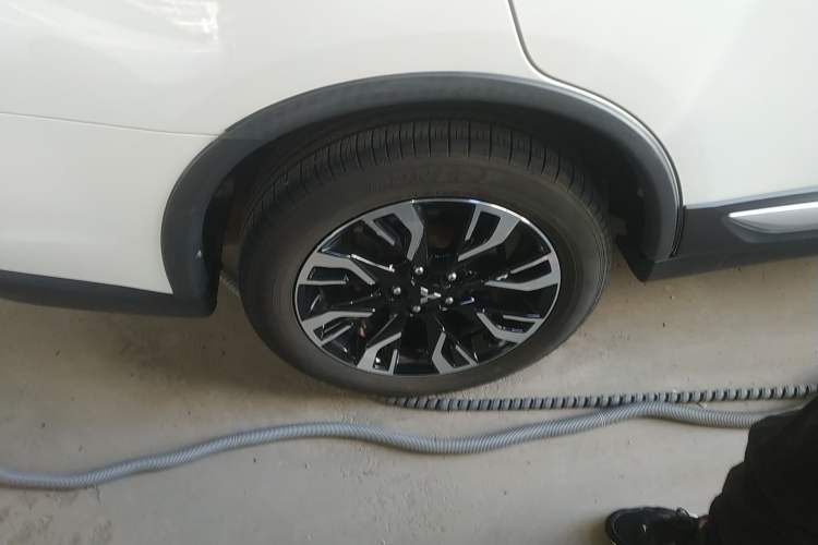 Used Mitsubishi Outlander 2019 2.0L Two-Wheel Drive Comfort Edition 5 Seats China VI Standard Exterior 3