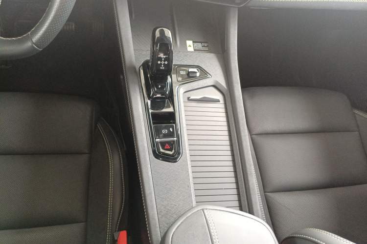 Used Lynk & Co 03 2023 1.5TD DCT JingPro Gear Lever