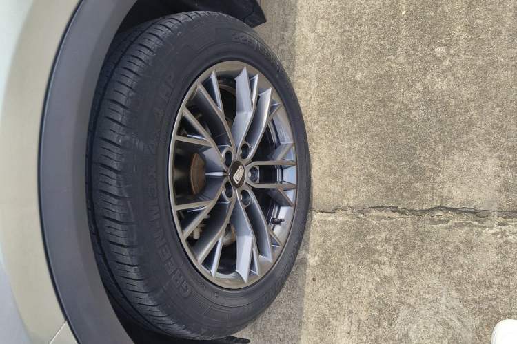 Used Bestune T55 2021 1.5T Automatic Joyful Life Luxury Edition Left Front Wheel Hub