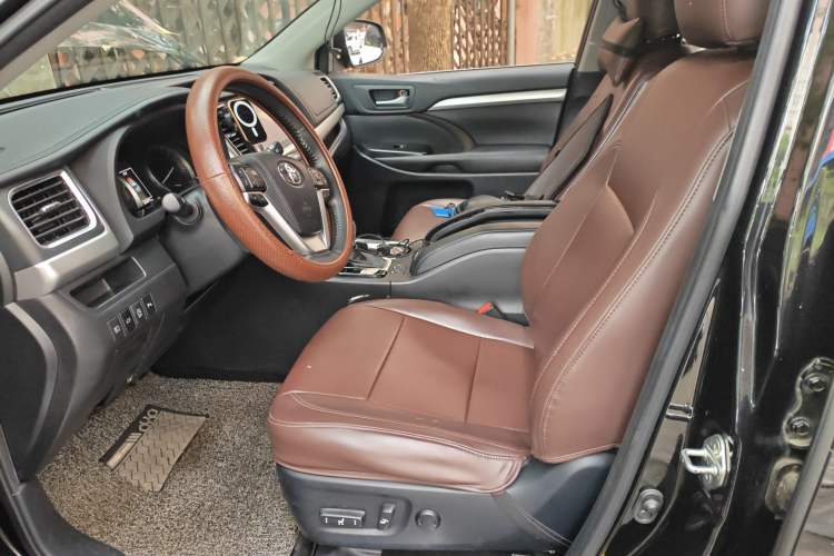 Used Toyota Highlander 2018 2.0T Four-Wheel Drive Prestige Version 7 Seats China V Emission Standard Left Front Seat