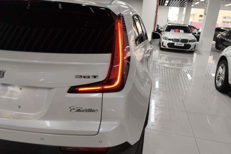 Used Cadillac XT4 2018 28T Two-Wheel Drive Tech Version Right Rear Taillight