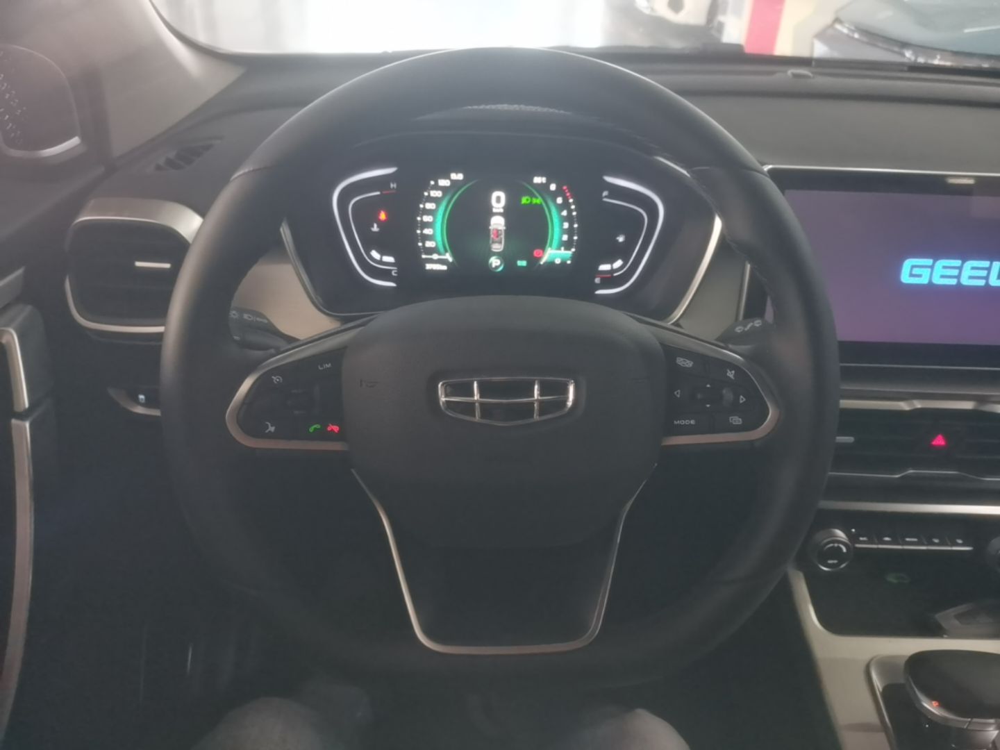 Geely Auto Coolray 2023 1.5T DCT Diamond Edition — снимка 13
