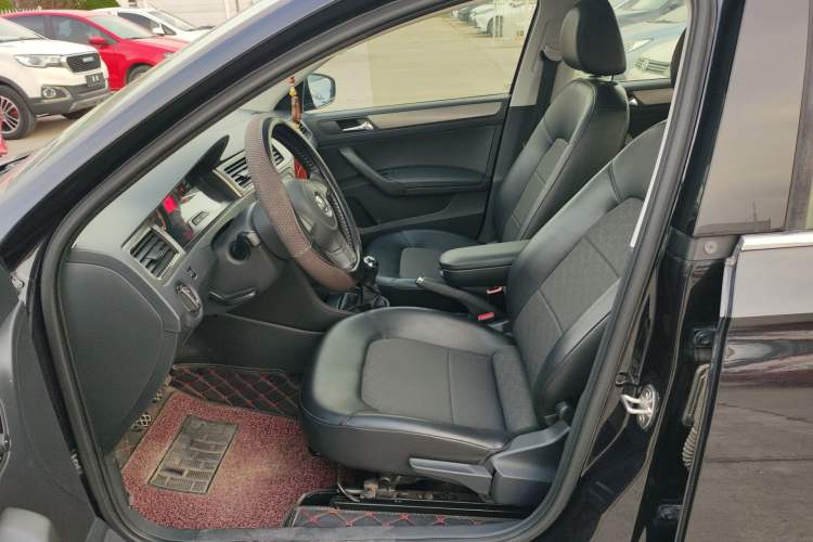 Used Volkswagen Santana 2015 1.6L Manual Comfort Edition Left Front Seat