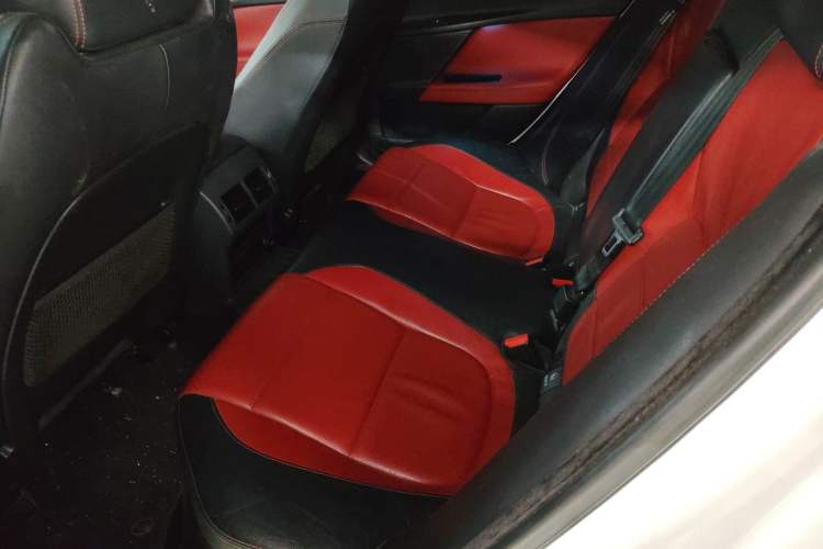 Used Jaguar XE 2017 2.0T 200 PS R-Sport
