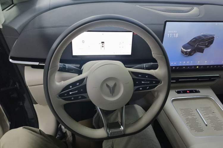 Used VOYAH Dream 2025 PHEV Four-Wheel-Drive Flagship Kunpeng Edition