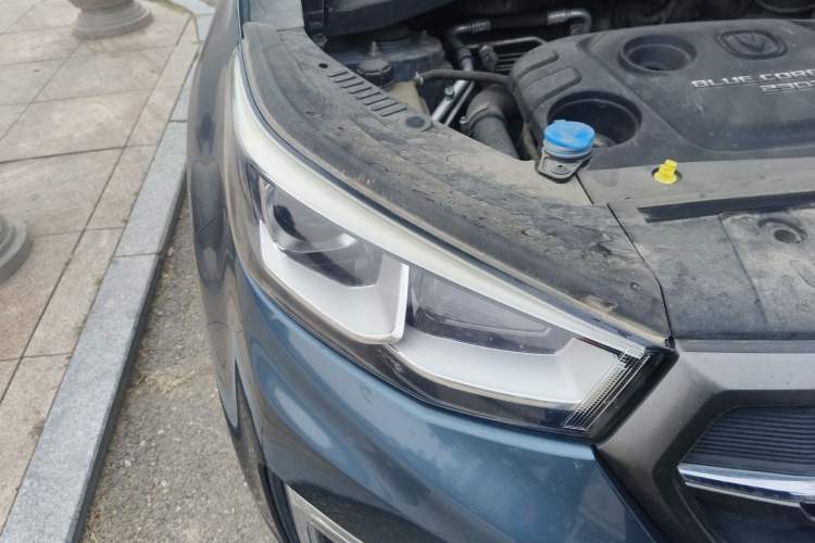 Used CHANGAN CS55 2018 1.5T Manual Colorful Model China V Standard
