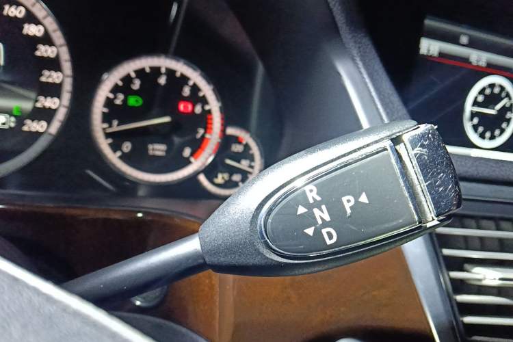 Used Mercedes-Benz E-Class 2013 E 260 L CGI Elegant Model