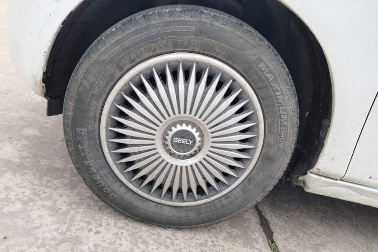 Used Geely Galaxy Panda 2024 Panda Mini 200km Endurance Bear Left Front Wheel Hub