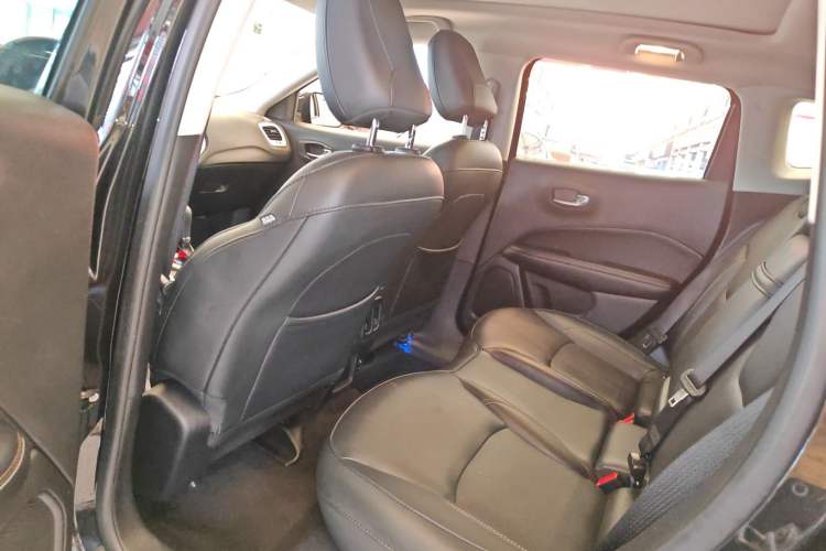 Used Jeep Compass 2017 200T Automatic Family Edition
