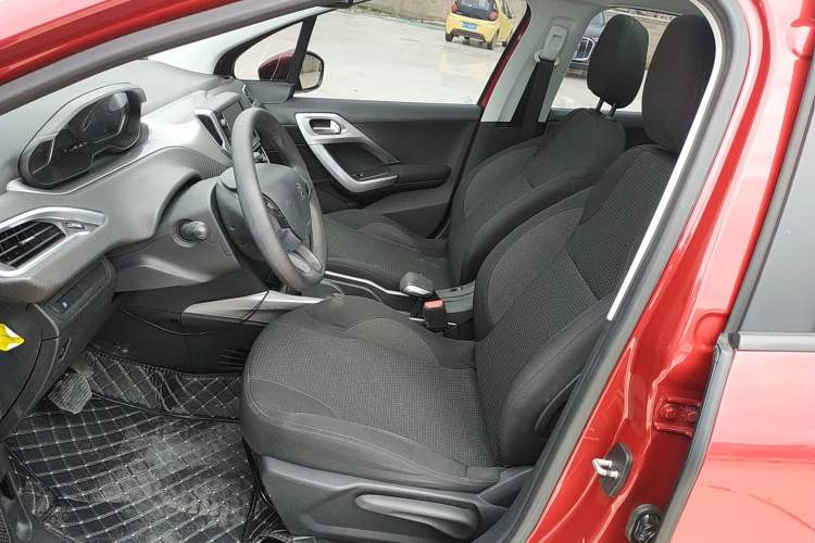 Used Peugeot 2008 2014 1.6L Automatic Fashion Edition
