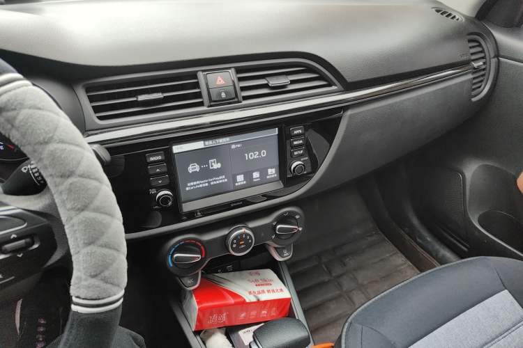 Used Kia KX Cross 2017 1.4L AT GLS
