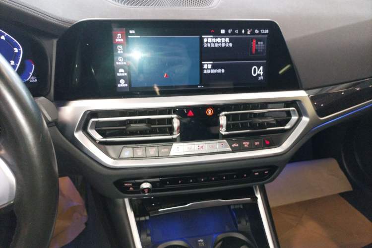 Used BMW 3 Series 2022 Restyled 325Li xDrive M Sport Package Audio And AC Panel