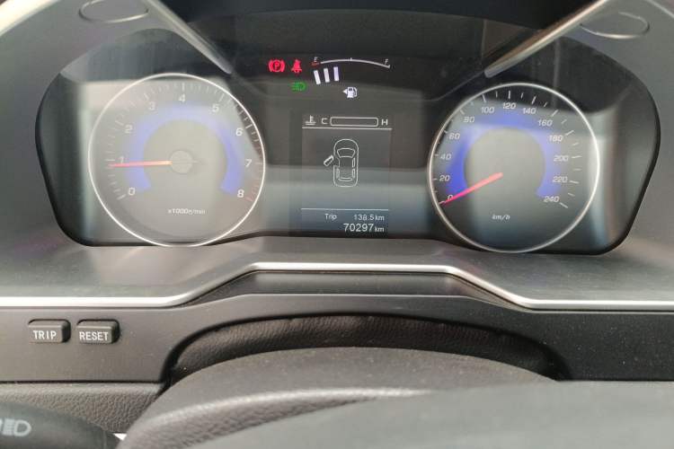 Used Geely Auto Emgrand 2016 Sedan 1.5L Manual Upward Edition Odometer Close Up