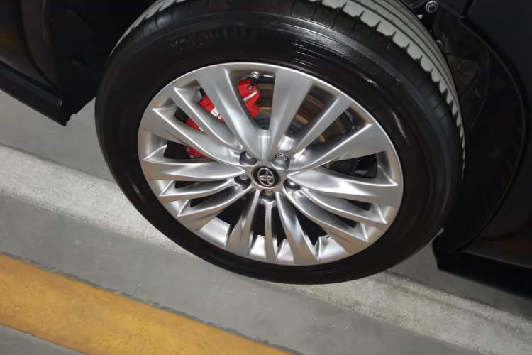 Used Toyota Highlander 2022 Dual-Engine 2.5L Four-Wheel Drive Prestige Version 7 Seats