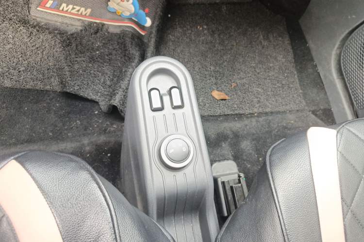 Used Wuling Hongguang MINIEV 2022 Macaron Colorful Edition Lithium-Ion Battery Gear Lever