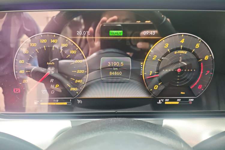 Used Mercedes-Benz E-Class 2020 E 260 Coupe Odometer Close Up