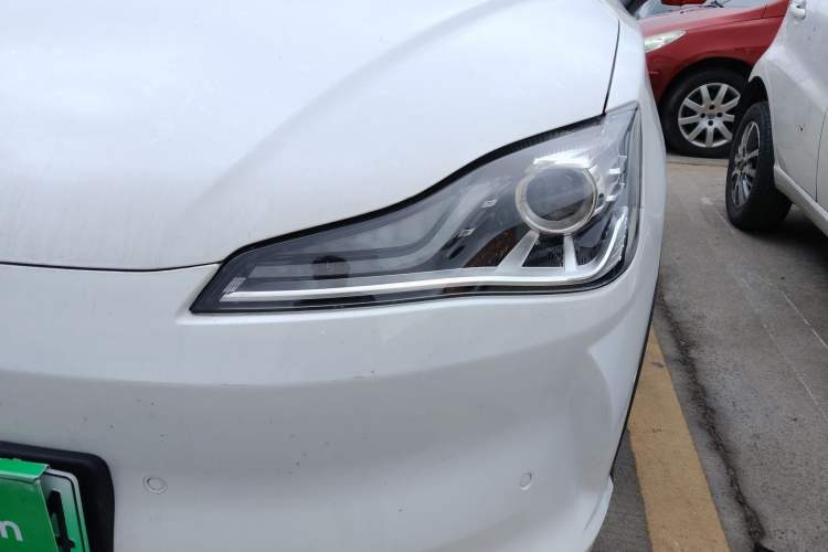 Used NETA V 2022 Pro Long-Range Smart Edition Left Front Headlight