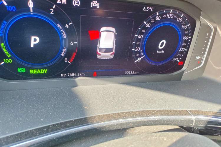 Used Volkswagen Tayron GTE Plug-in Hybrid 2020 1.4T Luxury Model Odometer Close Up