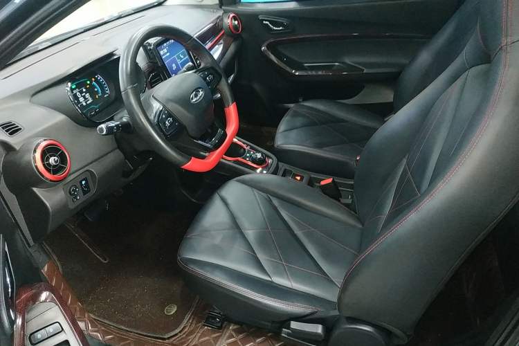 Used Chery QQ Little Ant 2022 Restyled Version Sweet Pink Edition Half-Sugar Version 28.8 kWh 30 kW 301 km Left Front Seat