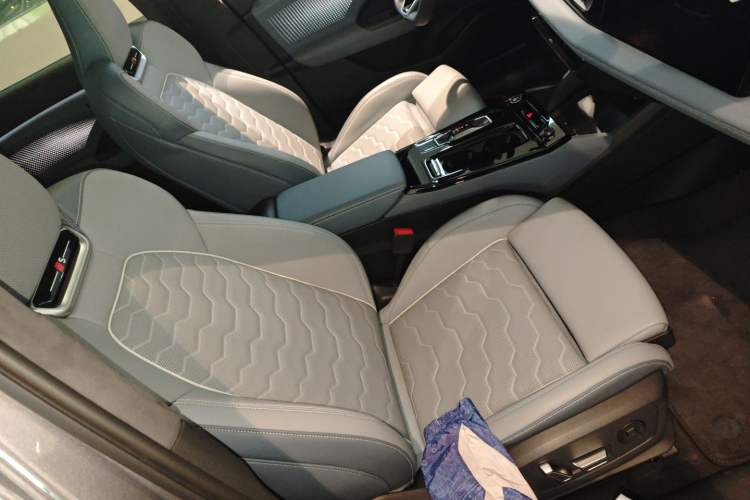 Used Audi Q6L e-tron 2026 First Launch Navigation Edition Right Front Seat