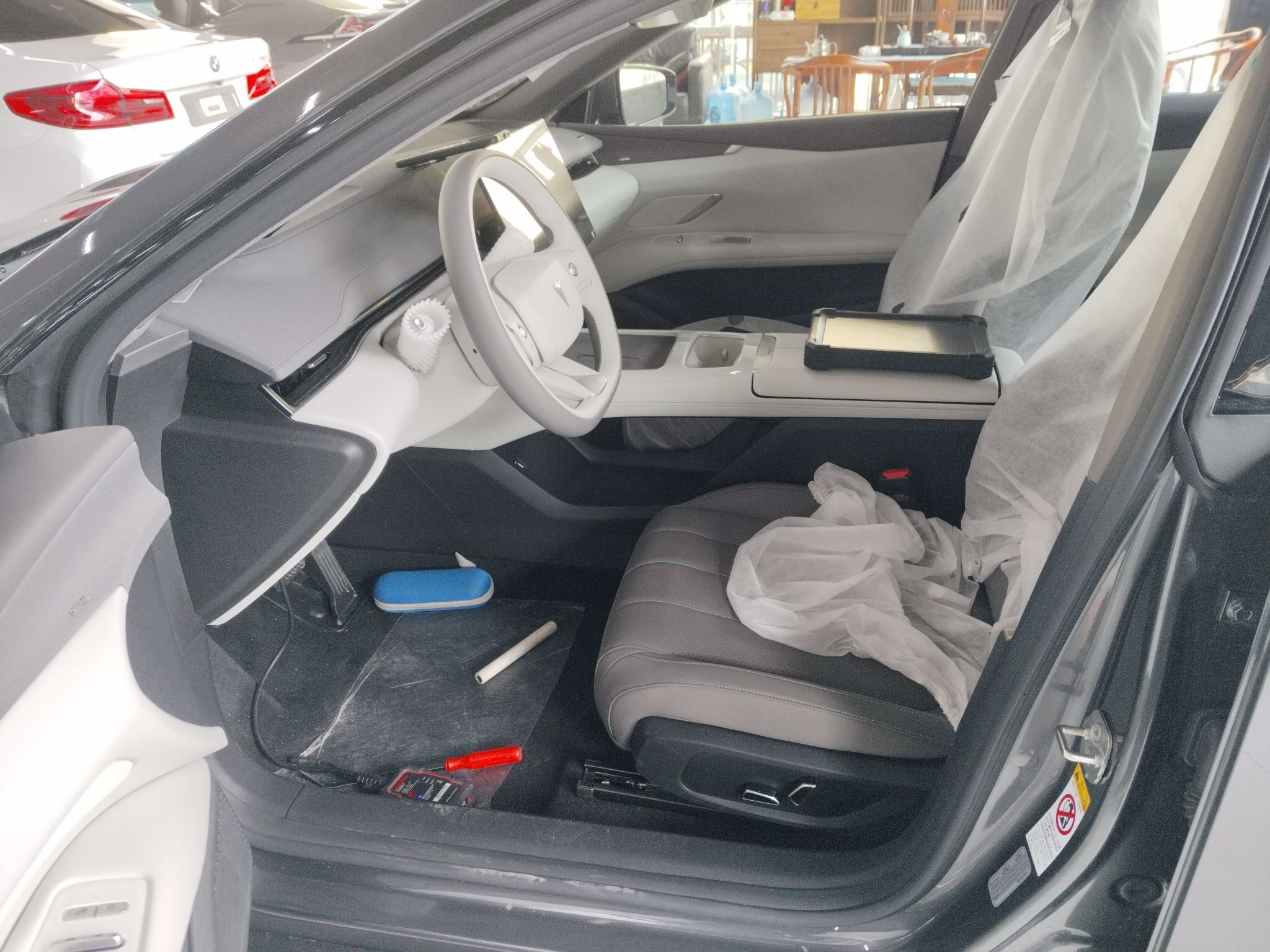 Переднее сиденье в автомобиле