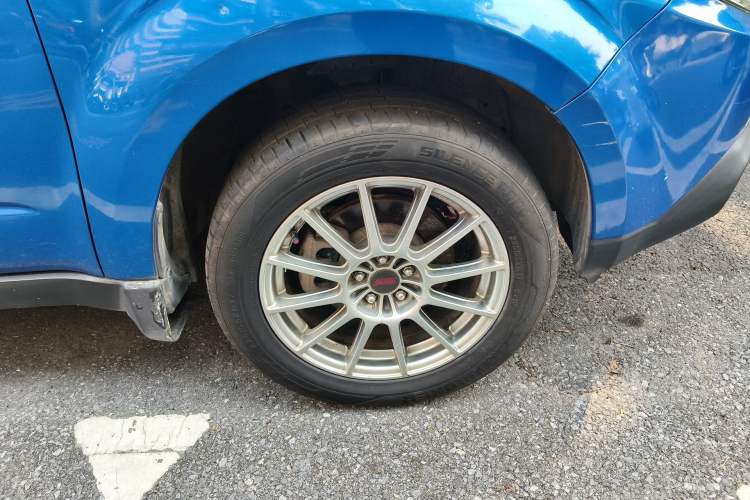 Used Subaru Forester 2012 Classic 2.5XS Automatic Luxury Edition Right Front Wheel Hub