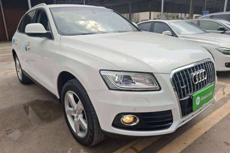 Used Audi Q5 2016 40 TFSI Technology Edition Front Right 45 Deg