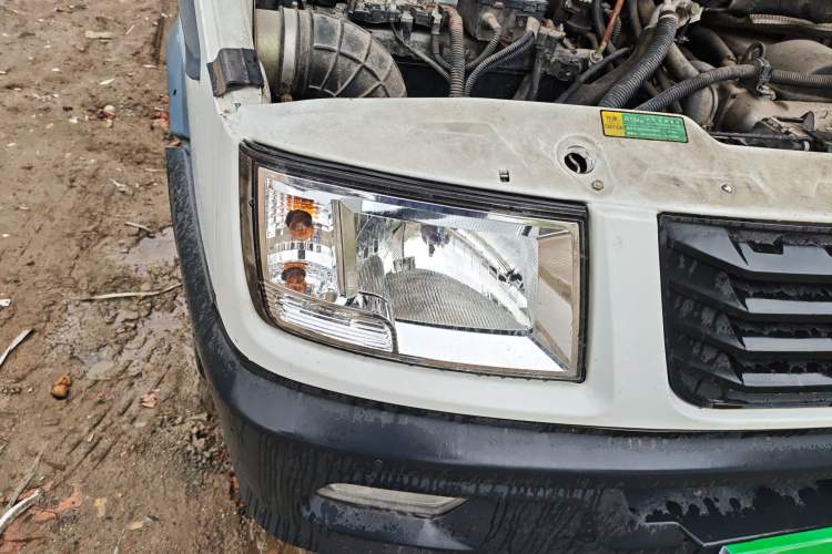 Used Iveco Daily 2017 2.5T A35 Low-Roof 5-7 Seater Passenger Van 47Z5