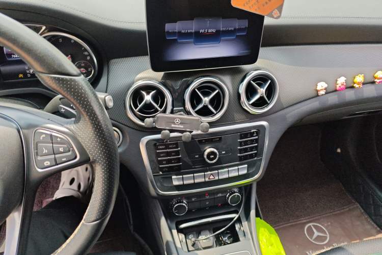 Used Mercedes-Benz GLA 2018 GLA 200 Fashion Model Audio And AC Panel