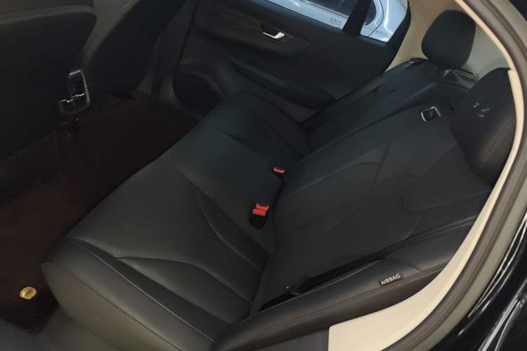 Used Hongqi E-QM5 2023 Revised Version Basic Travel Edition Left Rear Seat