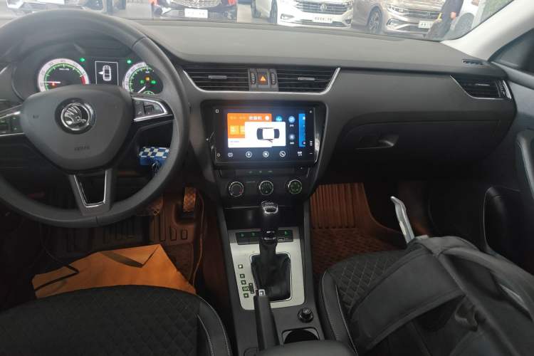 Used Skoda Octavia 2019 TSI280 DSG SmartDrive Luxury Edition China VI Audio And AC Panel