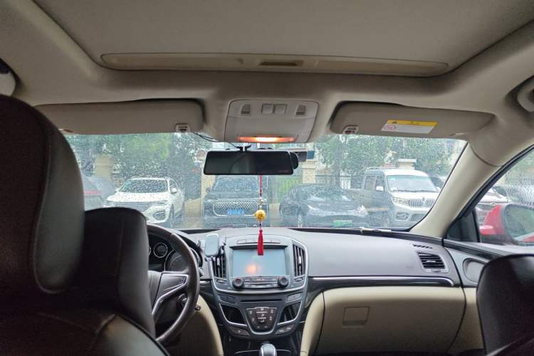 Used Buick Regal 2015 2.0L Leading Fashion Edition Headliner