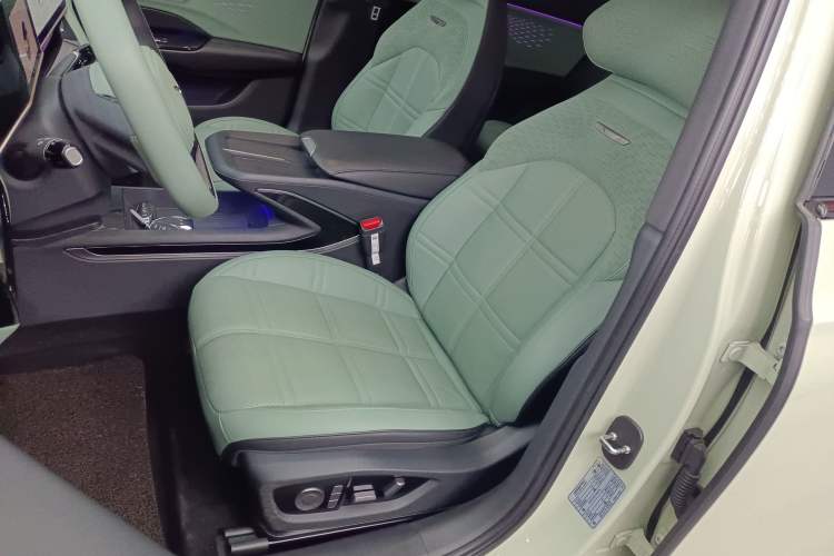 Used Hongqi EH7 2024 820 Pro
